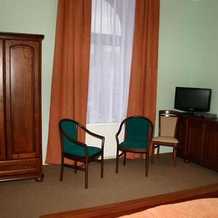 Zlaty Lev Hotell Louny Eksteriør bilde